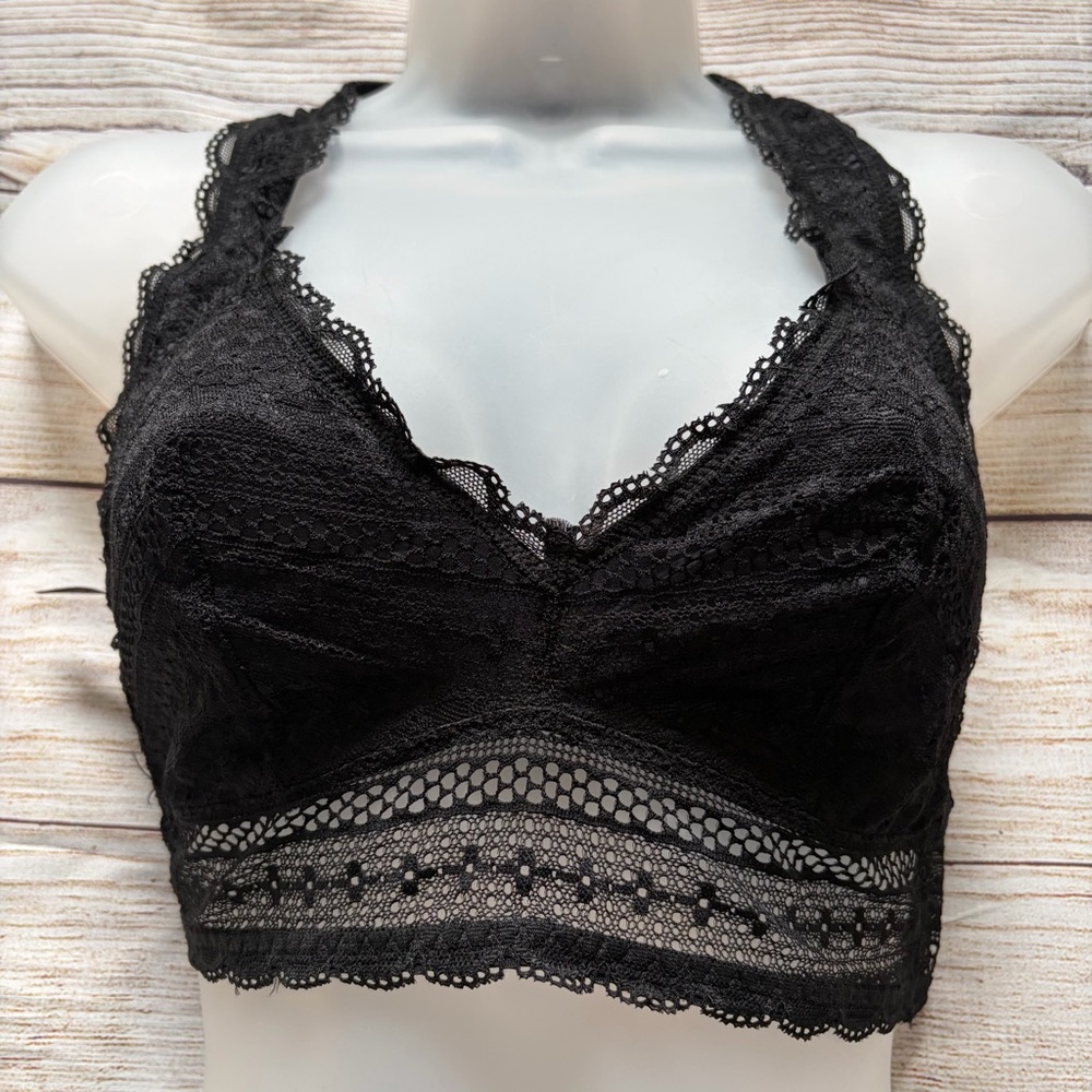 Victoria’s Secret Crochet Lace Racerback Bralette NWOT Women’s Medium Black